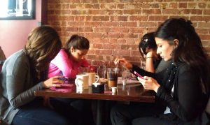 girls-on-their-phone